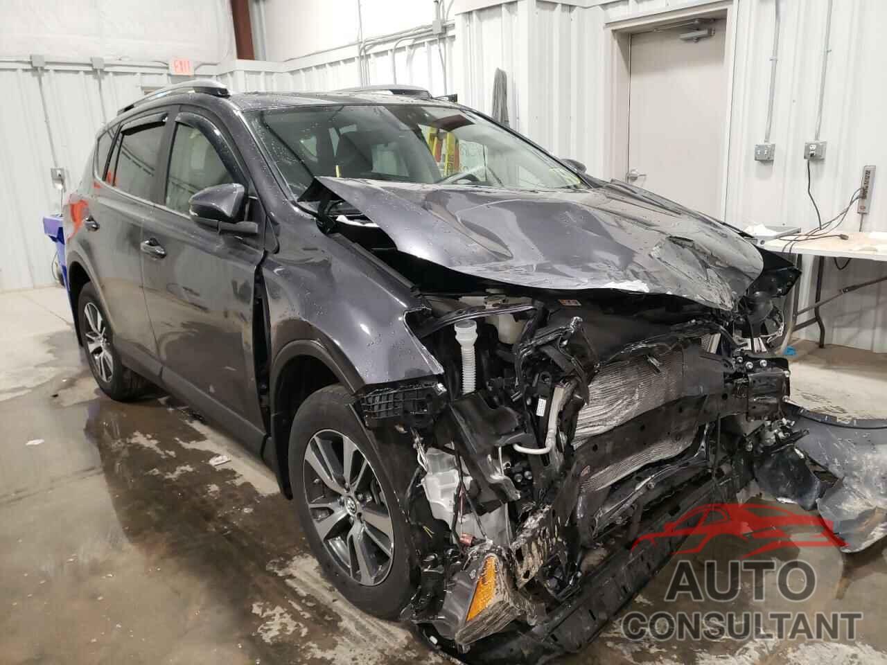 TOYOTA RAV4 2018 - JTMRFREVXJJ724580