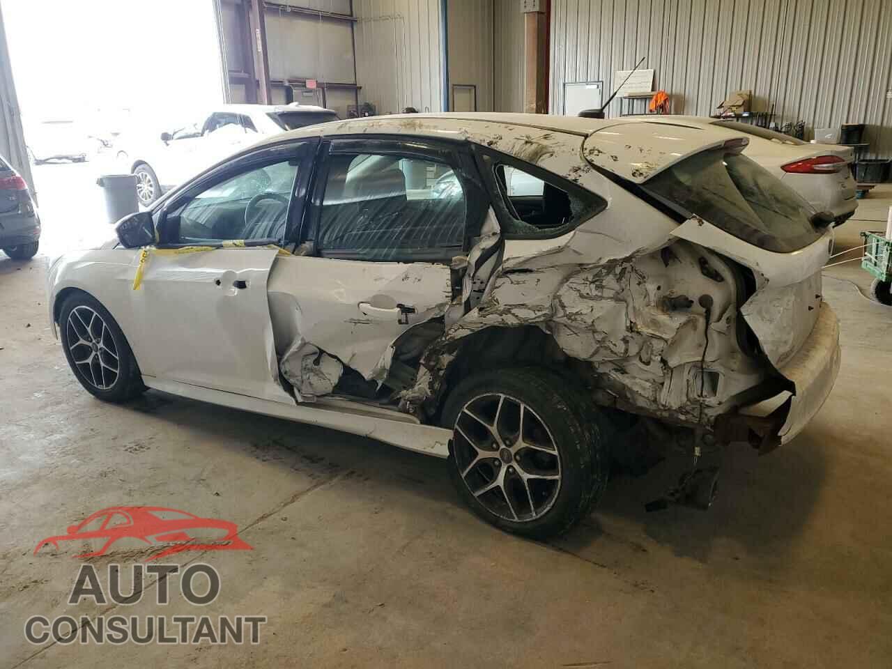 FORD FOCUS 2016 - 1FADP3K28GL369569
