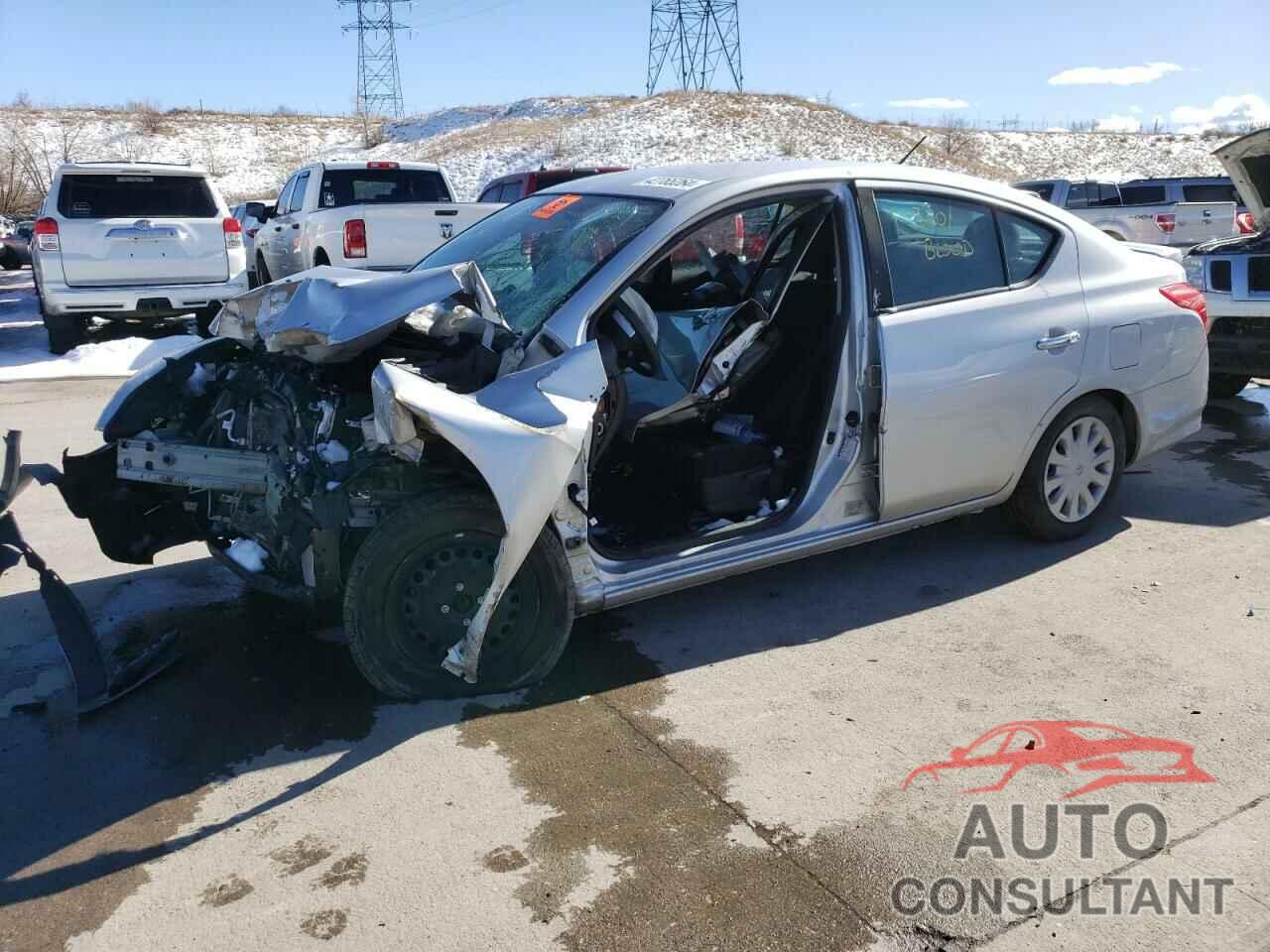 NISSAN VERSA 2018 - 3N1CN7AP2JL886543