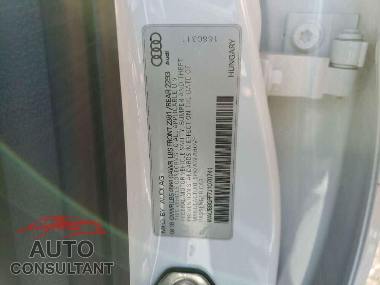 AUDI A3 2018 - WAUB8GFF7J1070741