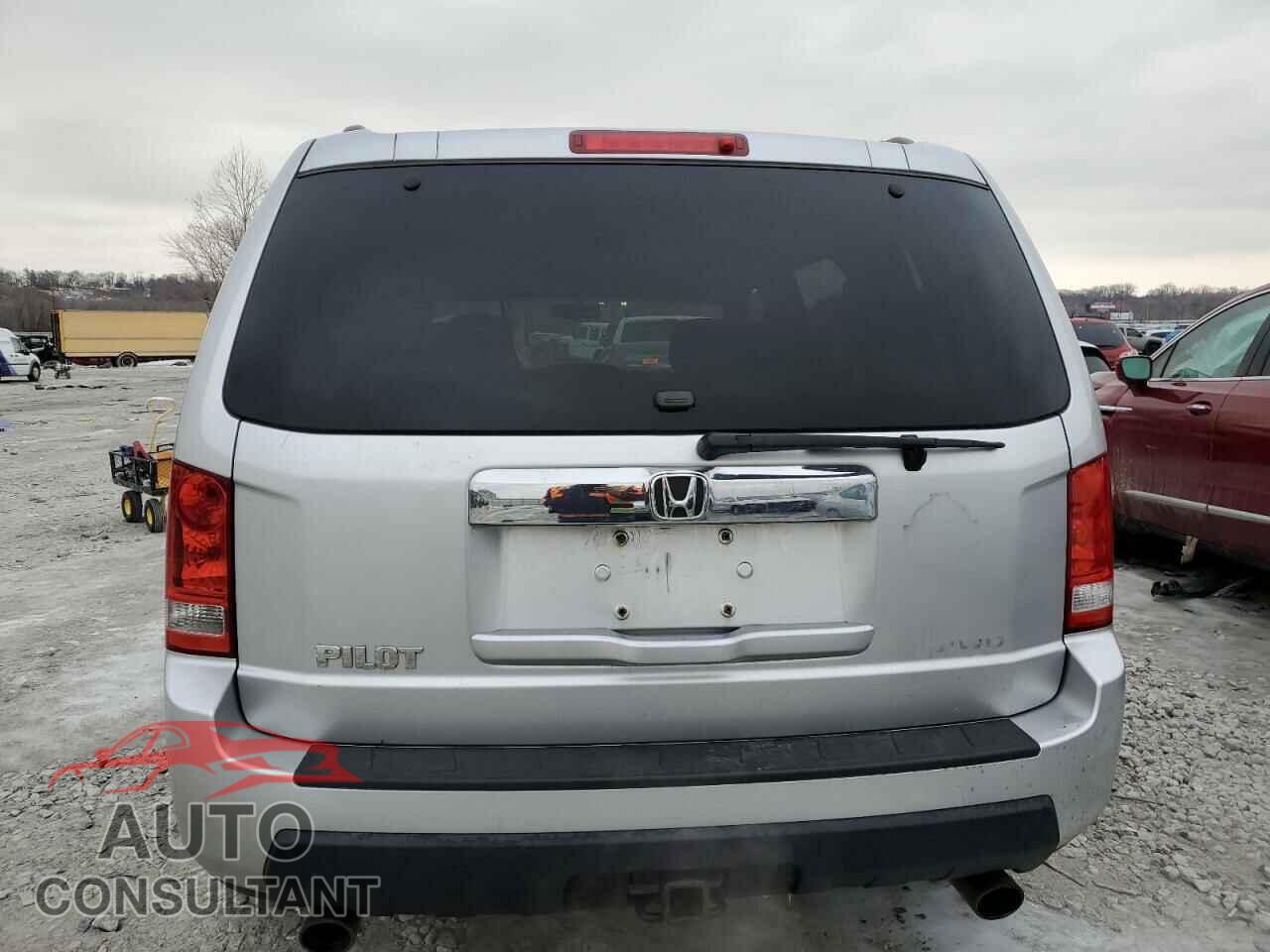 HONDA PILOT 2010 - 5FNYF4H40AB017111