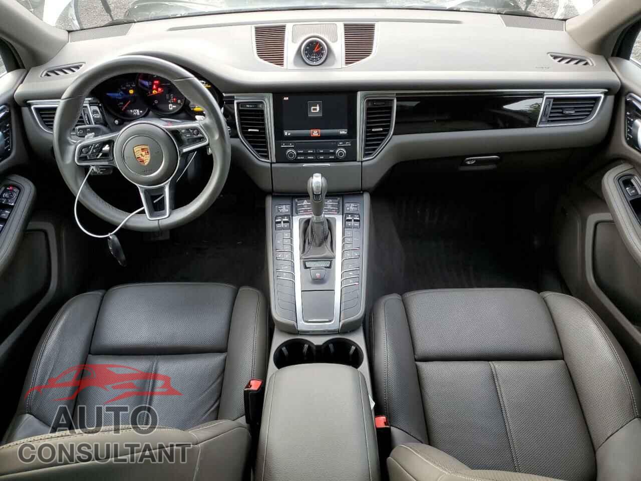 PORSCHE MACAN 2018 - WP1AA2A52JLB01501