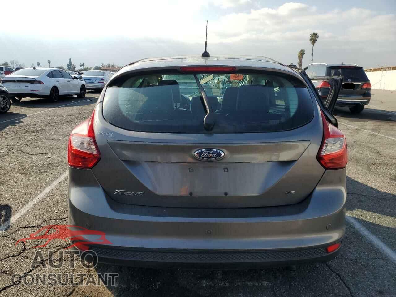 FORD FOCUS 2014 - 1FADP3K2XEL165028