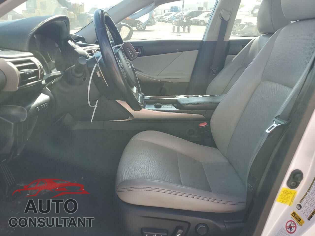 LEXUS IS 2016 - JTHBA1D27G5002170