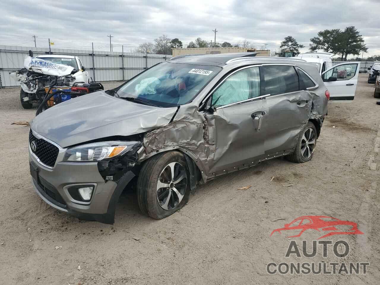 KIA SORENTO 2017 - 5XYPH4A56HG222976