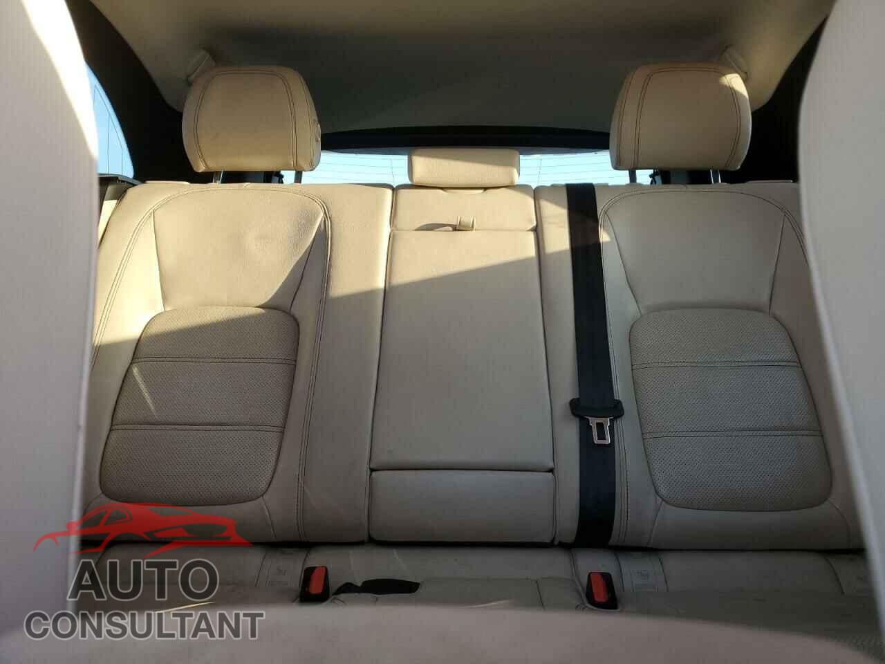 JAGUAR F-PACE 2017 - SADCK2BV9HA083157
