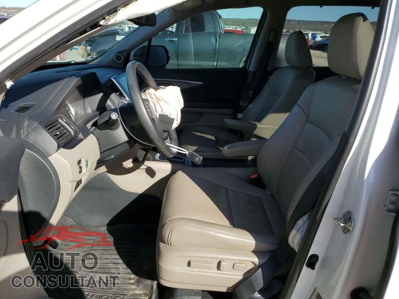 HONDA PILOT 2016 - 5FNYF5H82GB036129