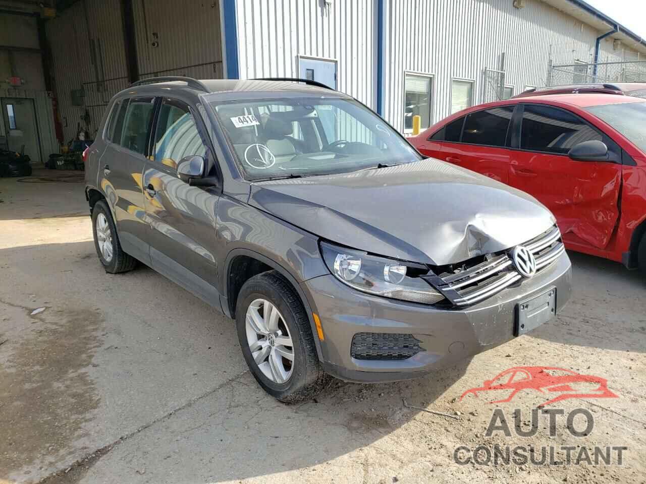 VOLKSWAGEN TIGUAN 2016 - WVGAV7AX2GW611323