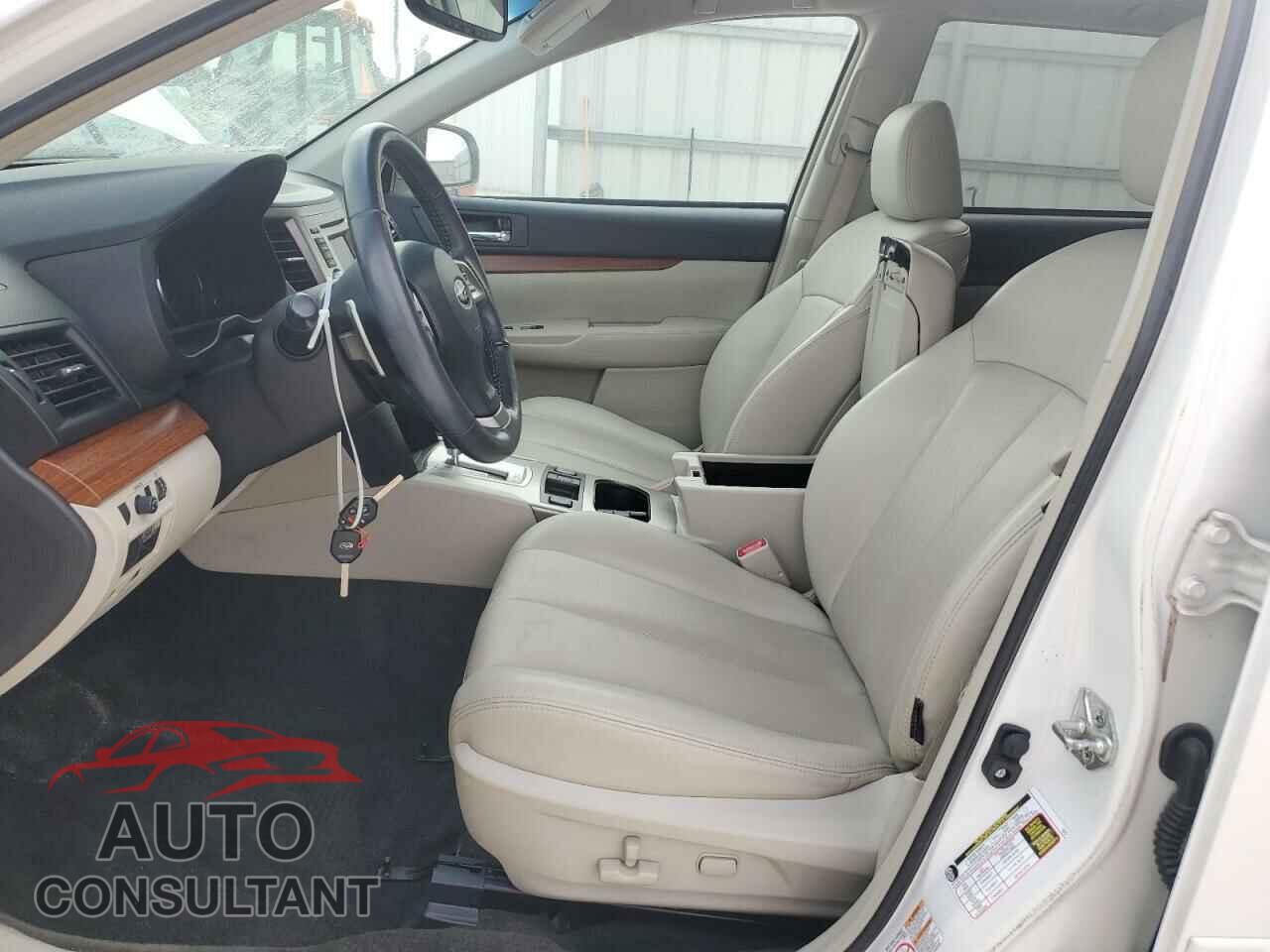 SUBARU OUTBACK 2014 - 4S4BRBLC8E3208841
