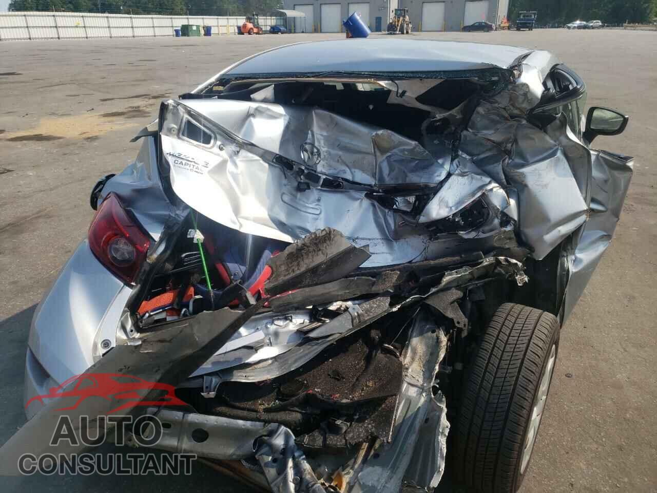 MAZDA 3 2018 - 3MZBN1U73JM214435