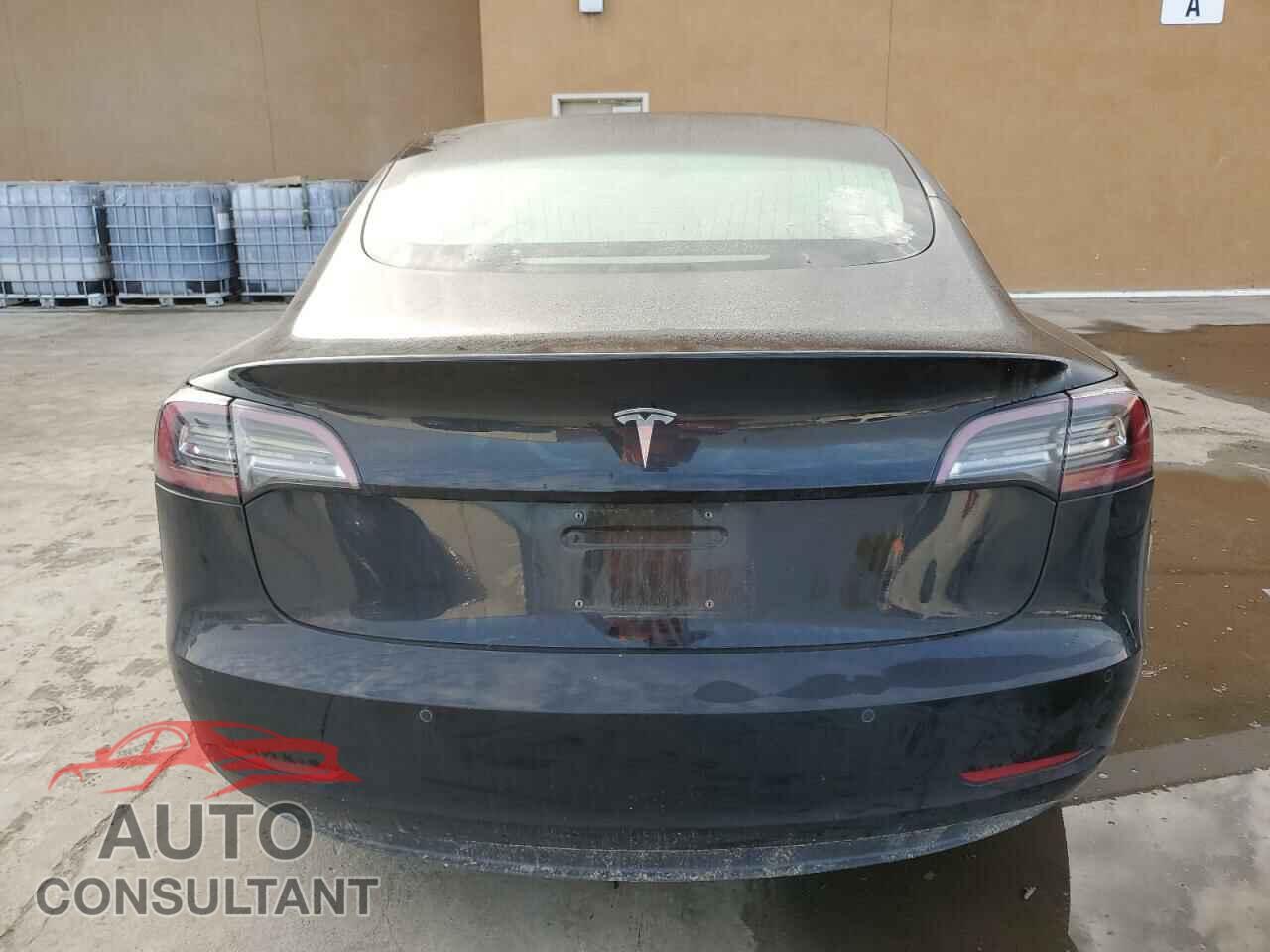 TESLA MODEL 3 2018 - 5YJ3E1EA8JF156599