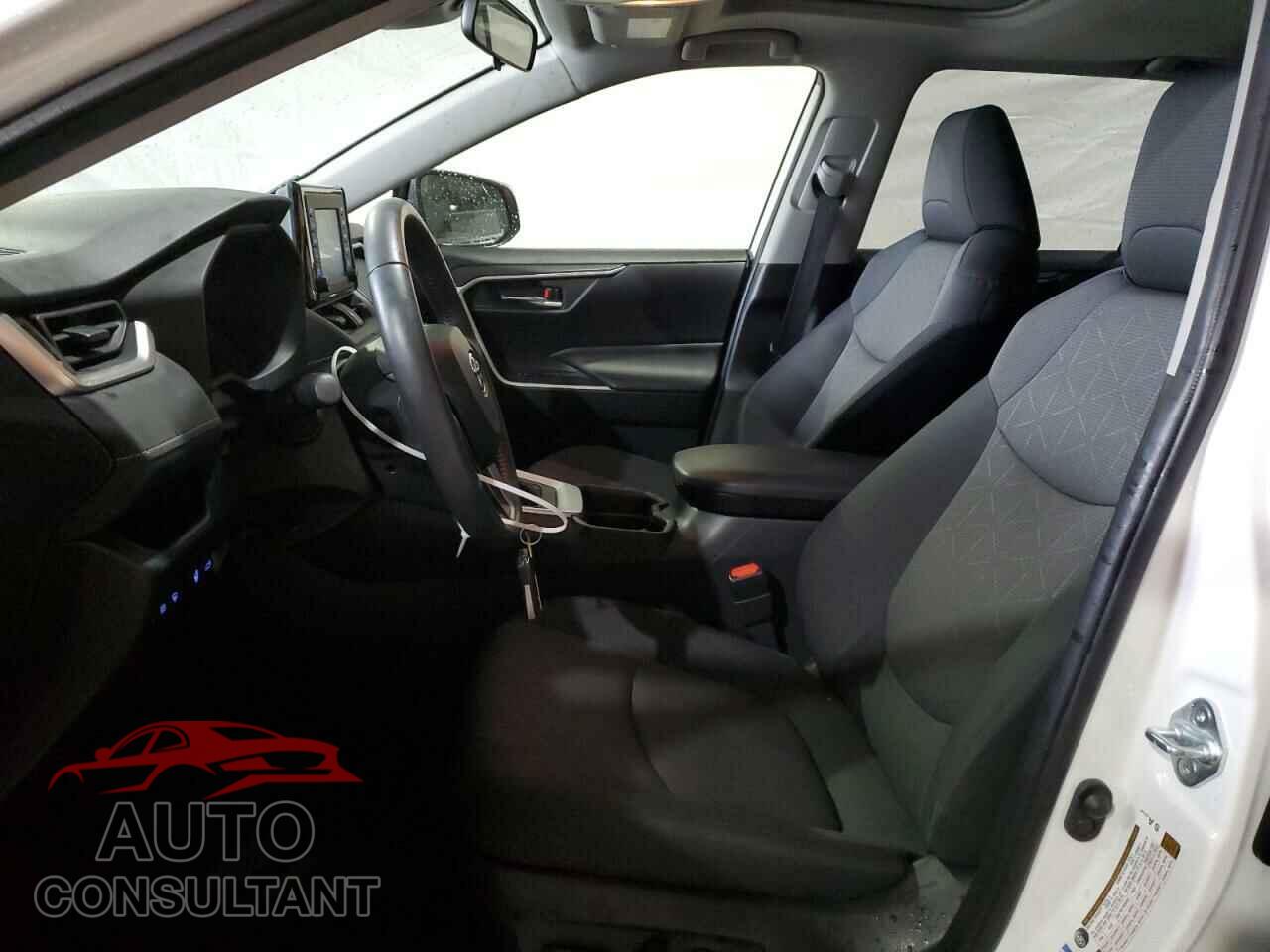 TOYOTA RAV4 2019 - JTMP1RFVXKD023154