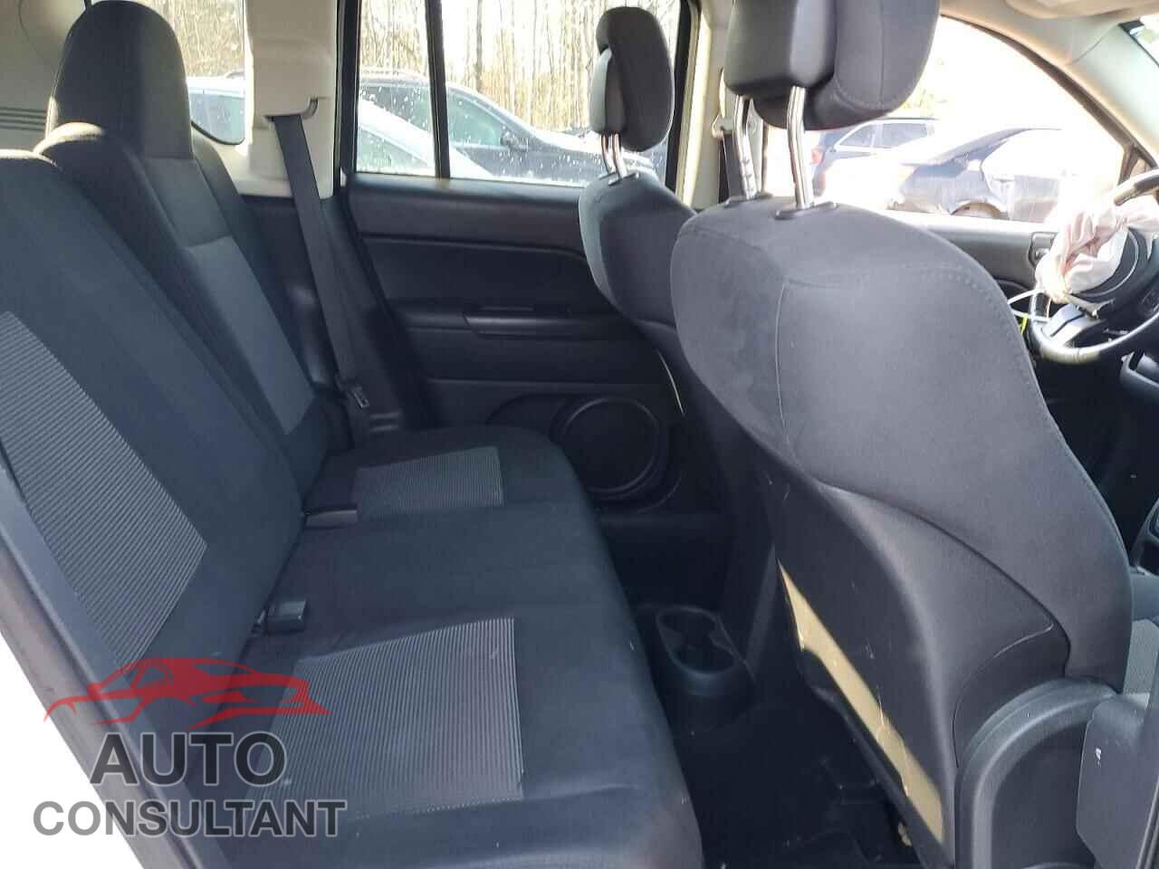 JEEP COMPASS 2011 - 1J4NF4FB0BD136543