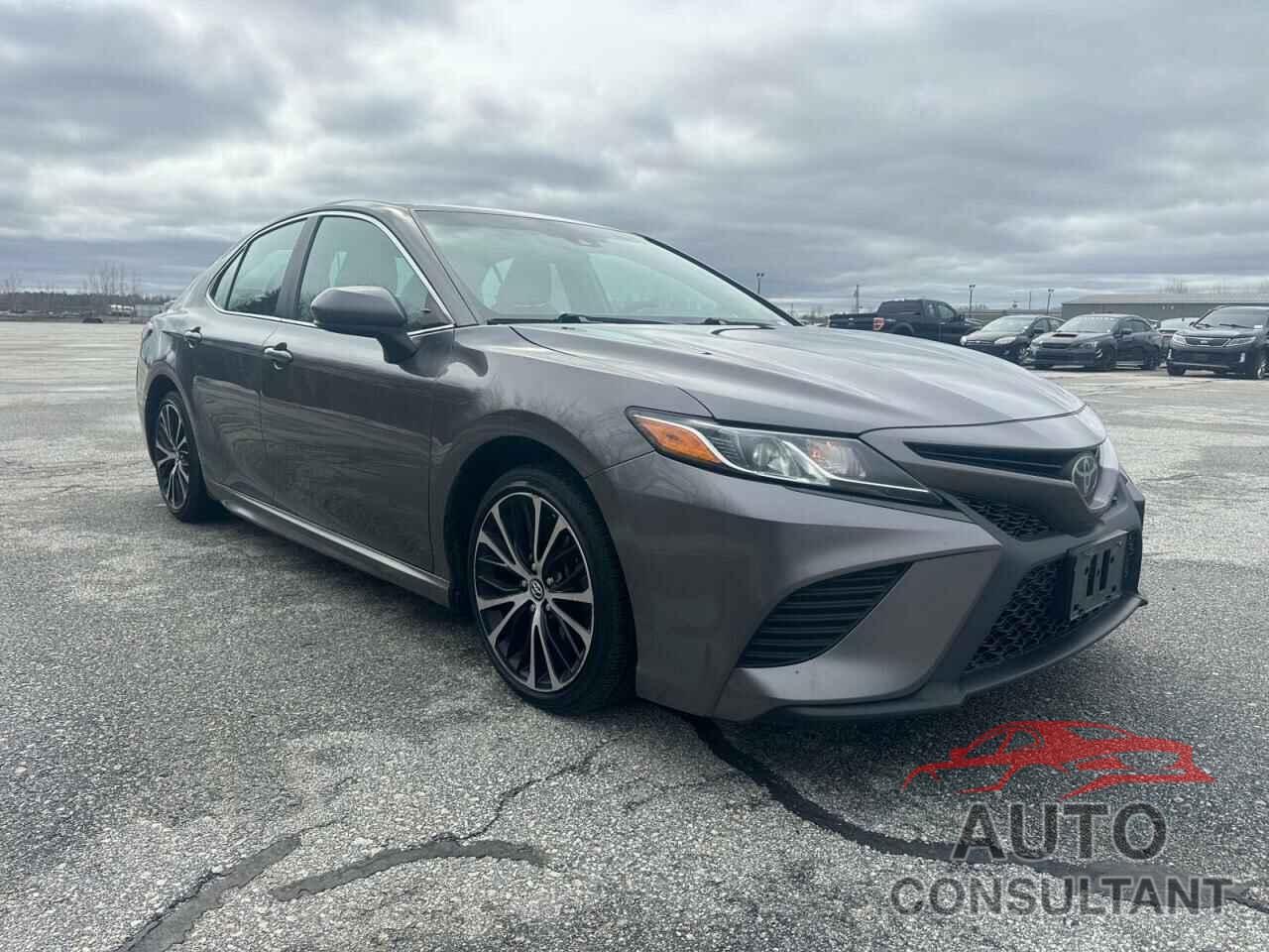 TOYOTA CAMRY 2018 - 4T1B11HK5JU043577