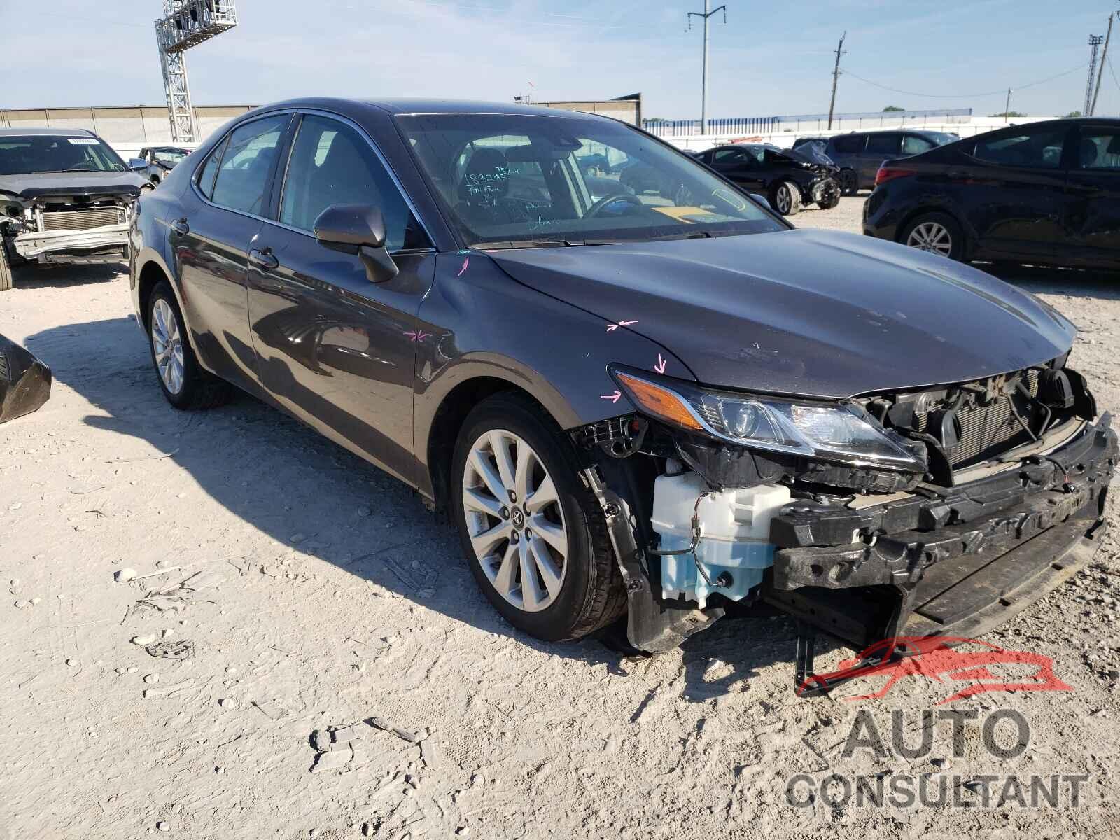 TOYOTA CAMRY 2018 - 4T1B11HK5JU516684