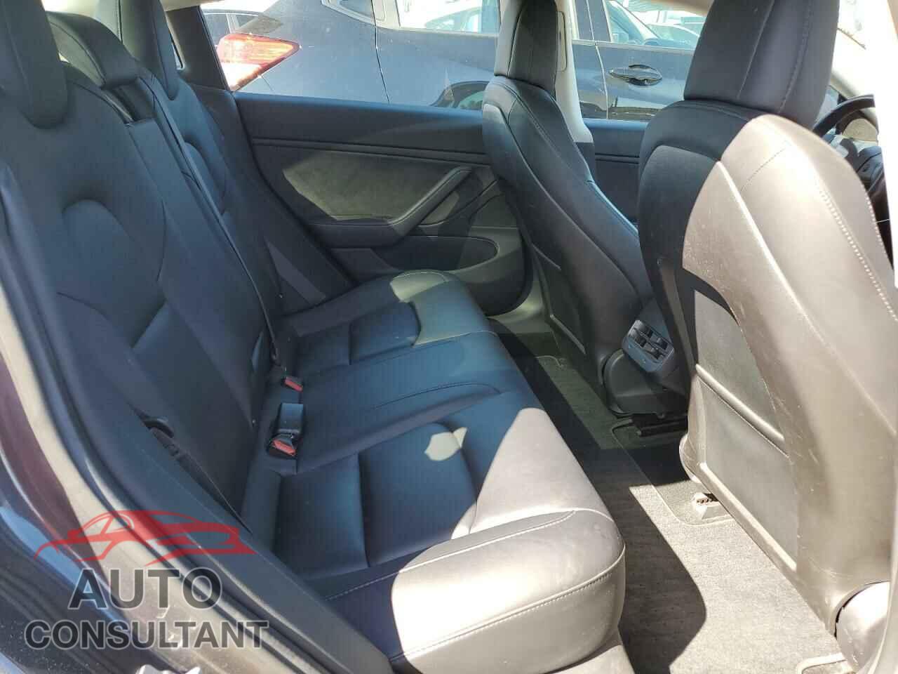 TESLA MODEL 3 2018 - 5YJ3E1EB3JF090729