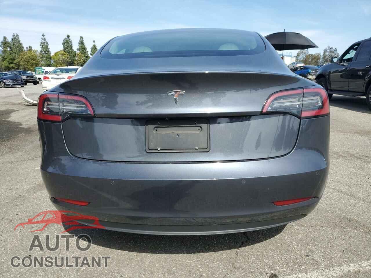 TESLA MODEL 3 2019 - 5YJ3E1EA0KF445185