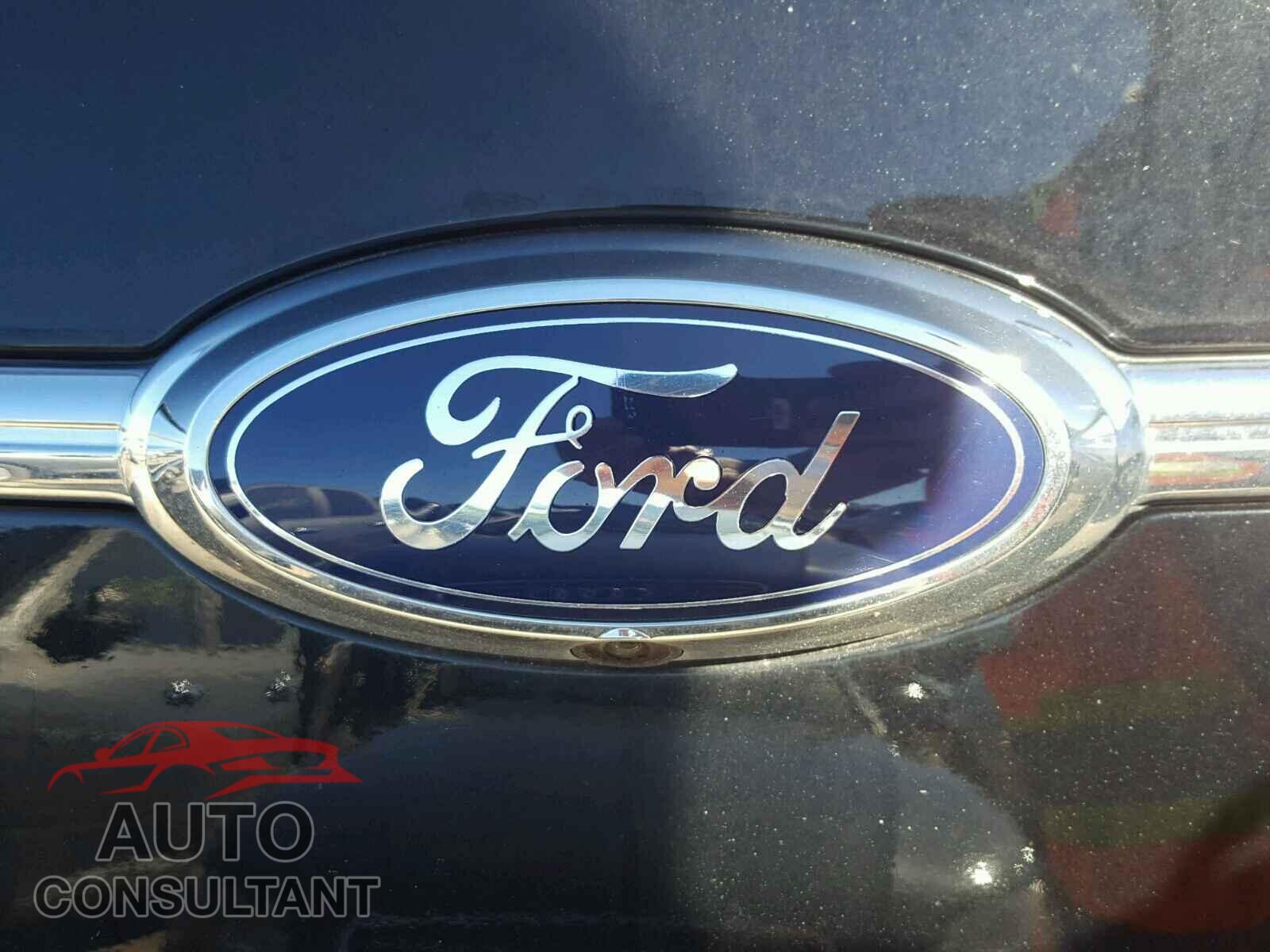 FORD TAURUS 2018 - 1FAHP2MK3JG107399