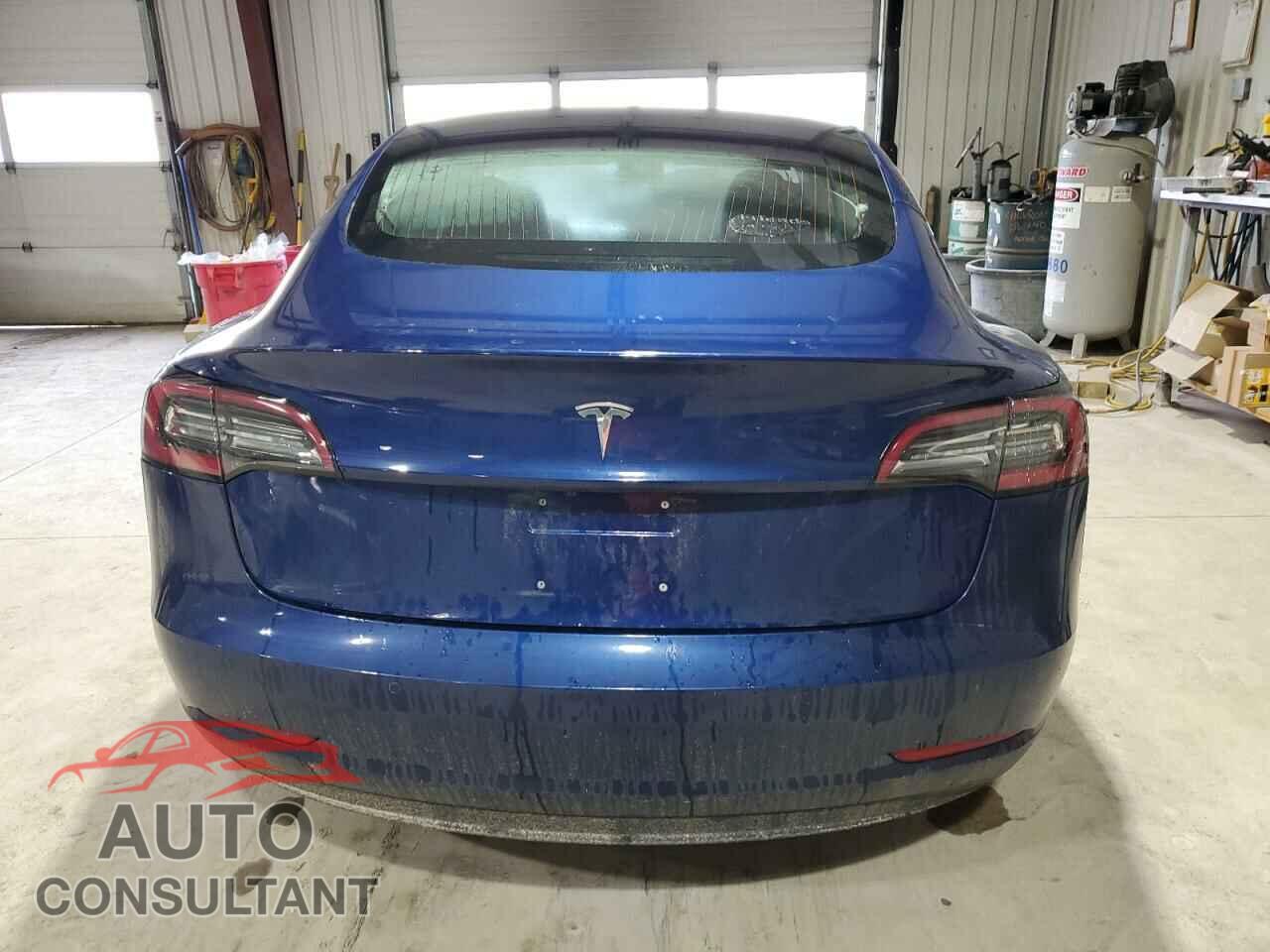 TESLA MODEL 3 2018 - 5YJ3E1EBXJF064581