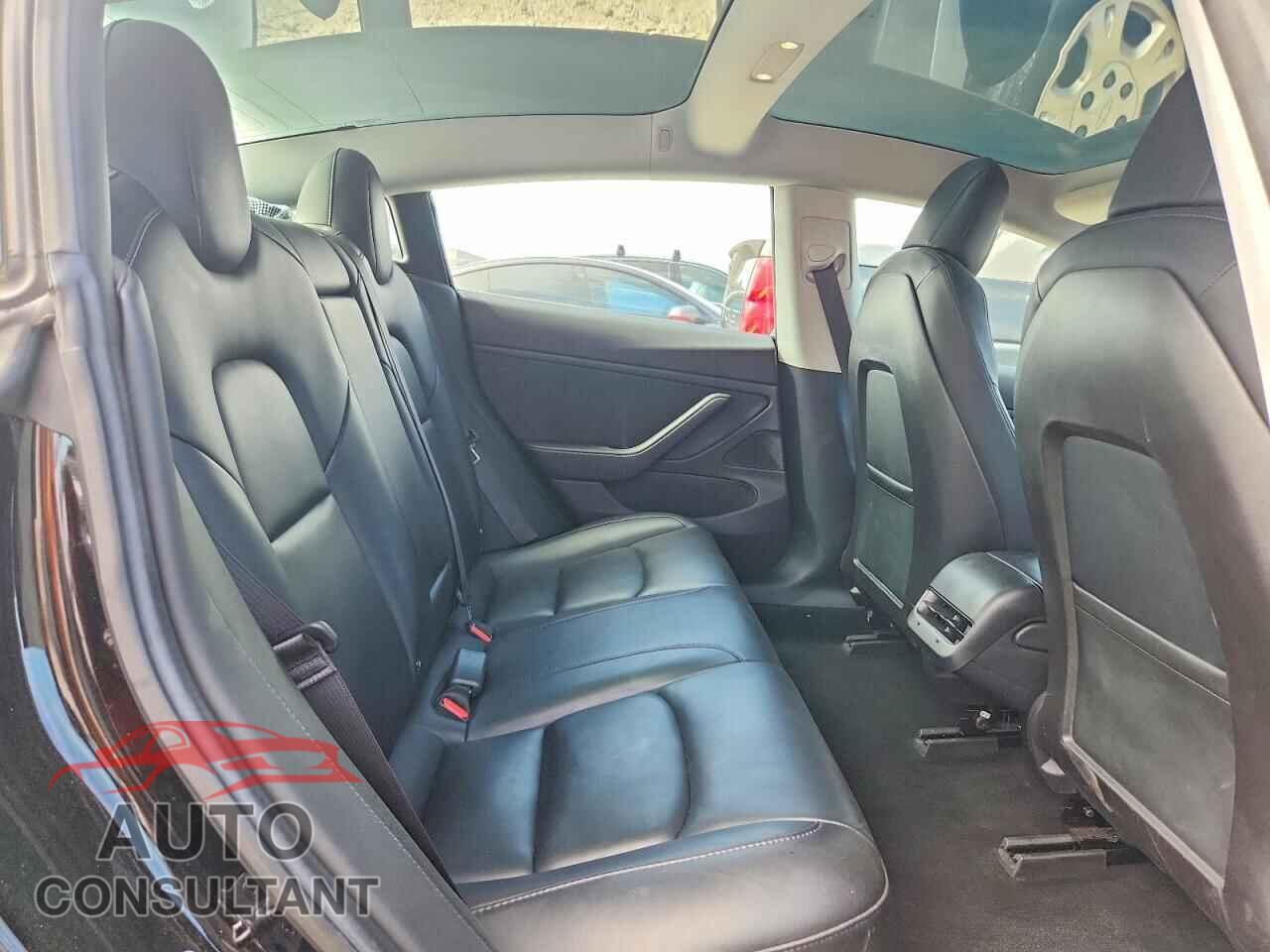 TESLA MODEL 3 2018 - 5YJ3E1EB5JF113086