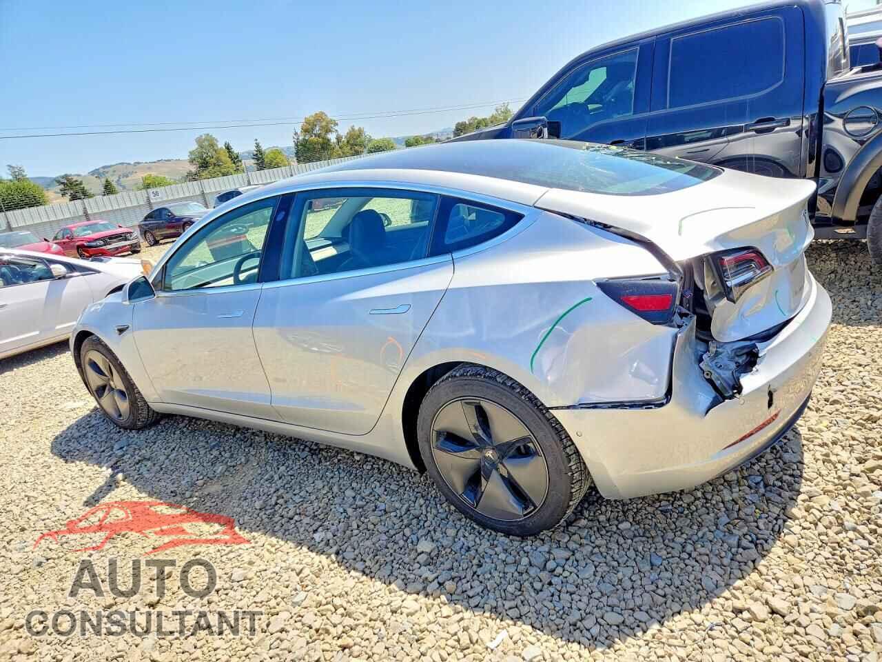 TESLA MODEL 3 2018 - 5YJ3E1EB0JF093359