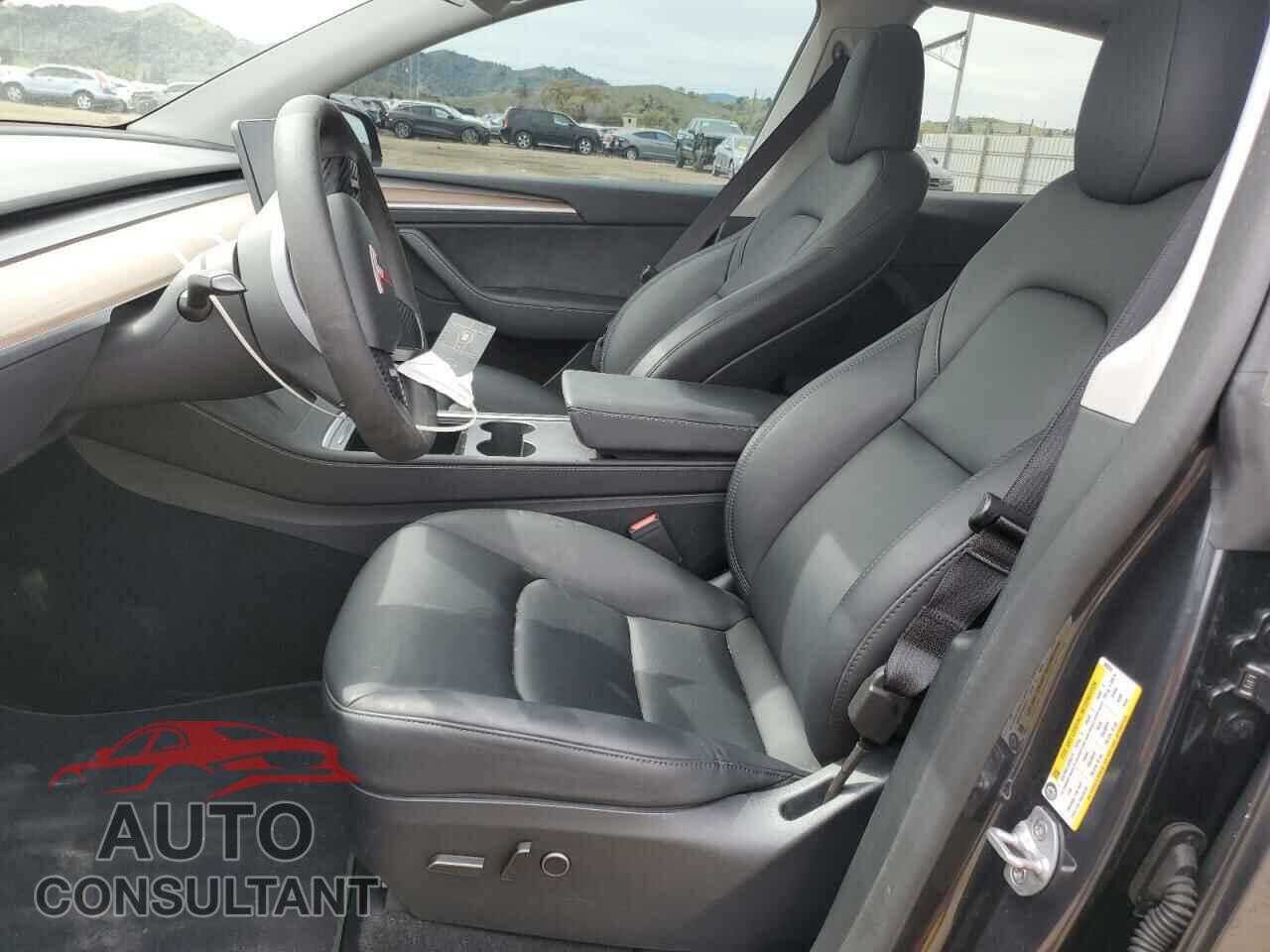 TESLA MODEL Y 2024 - 7SAYGDEE8RF060376