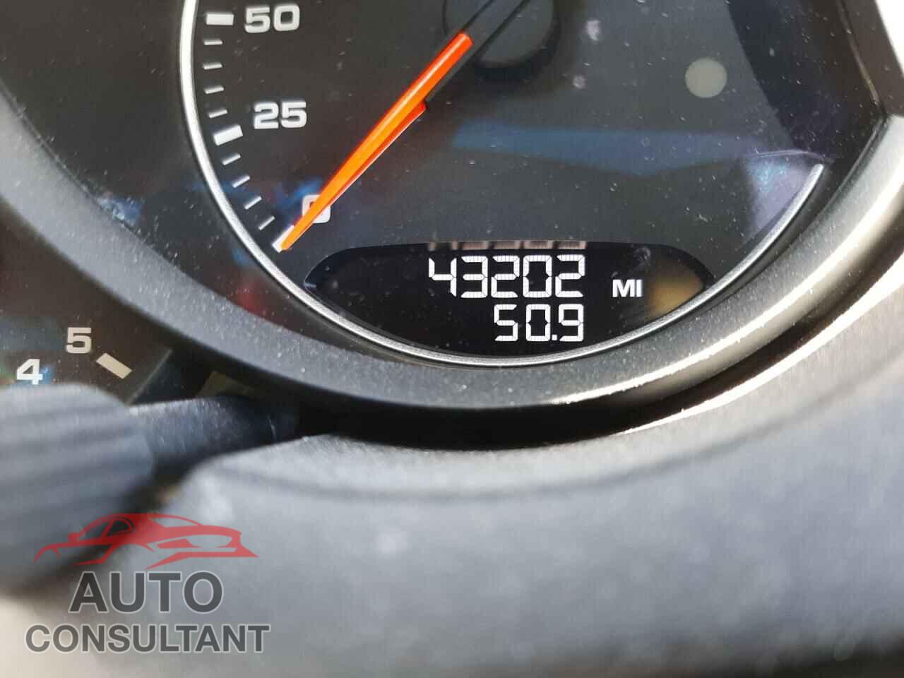 PORSCHE CAYENNE 2017 - WP1AA2A25HKA88121
