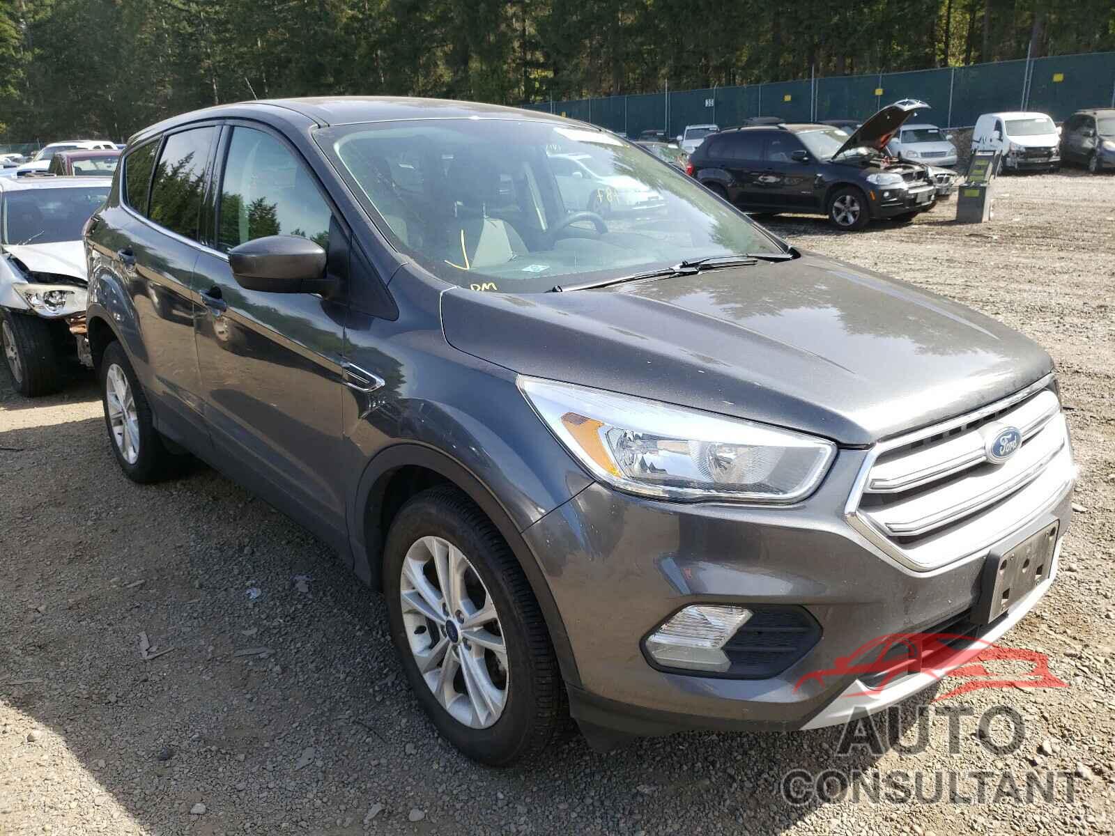 FORD ESCAPE 2017 - 1FMCU0GD8HUC81894
