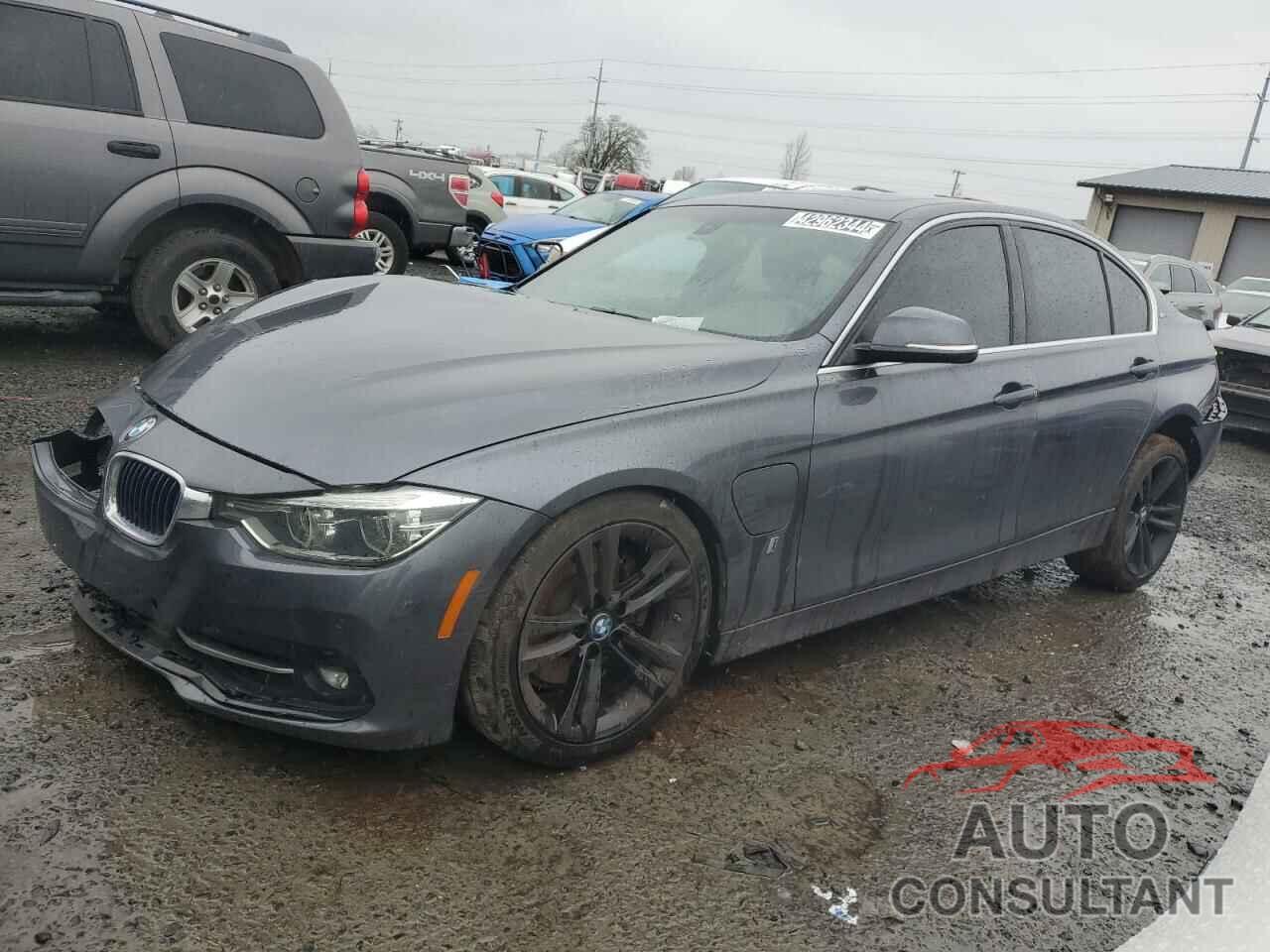 BMW 3 SERIES 2018 - WBA8E1C50JA178226