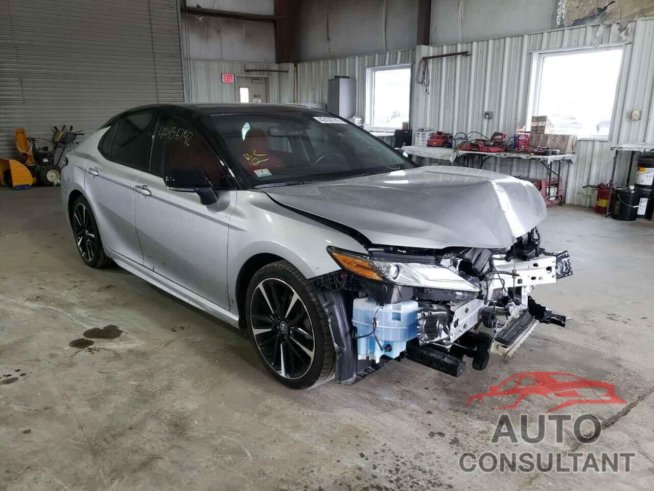 TOYOTA CAMRY 2018 - 4T1B61HK2JU119029