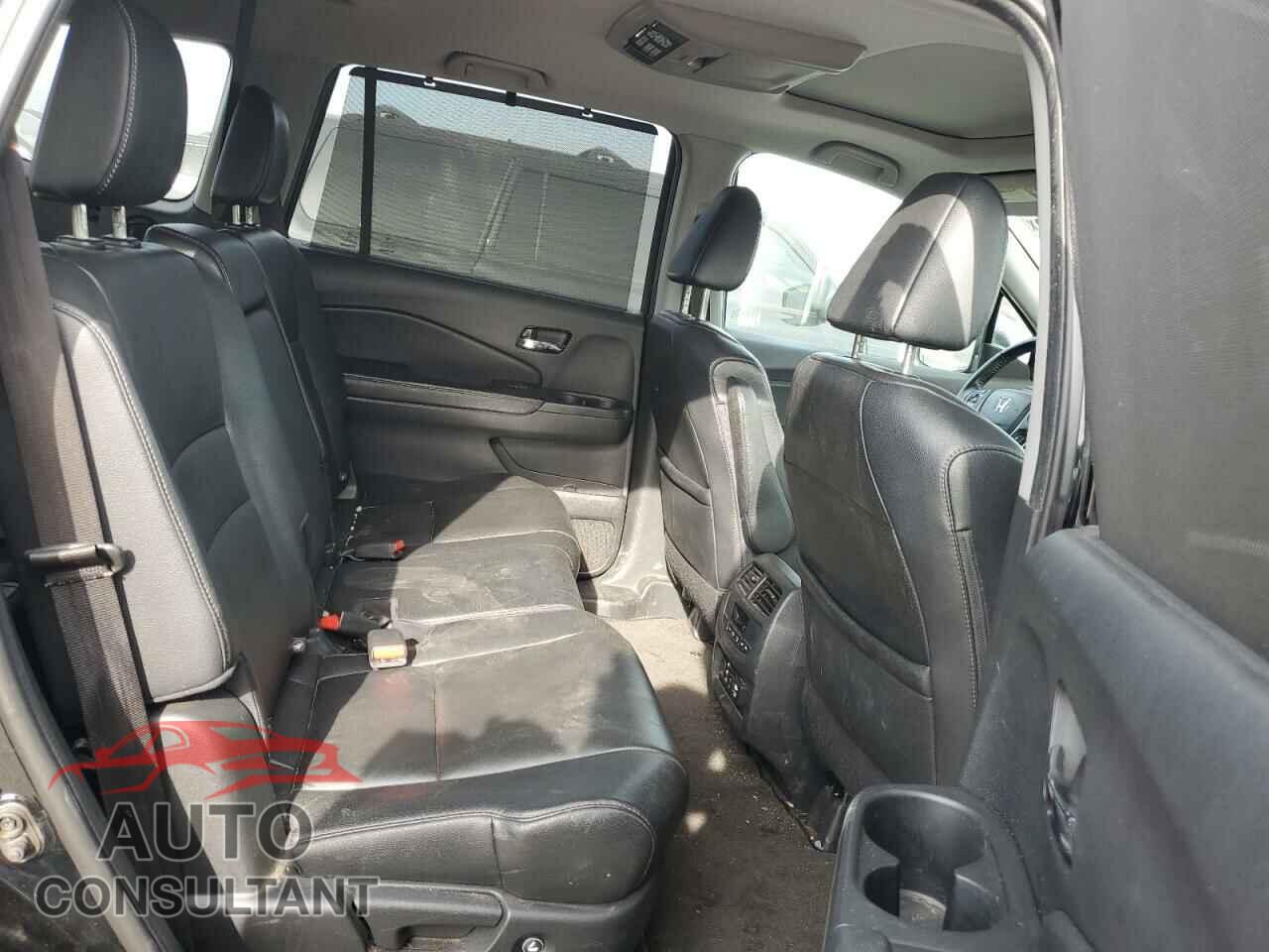 HONDA PILOT 2016 - 5FNYF6H82GB005369