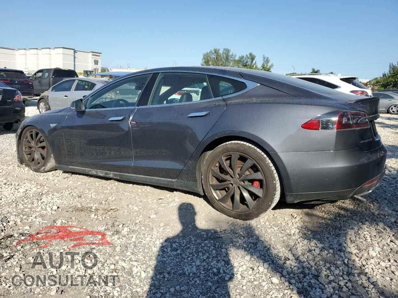TESLA MODEL S 2014 - 5YJSA1H28EFP66441