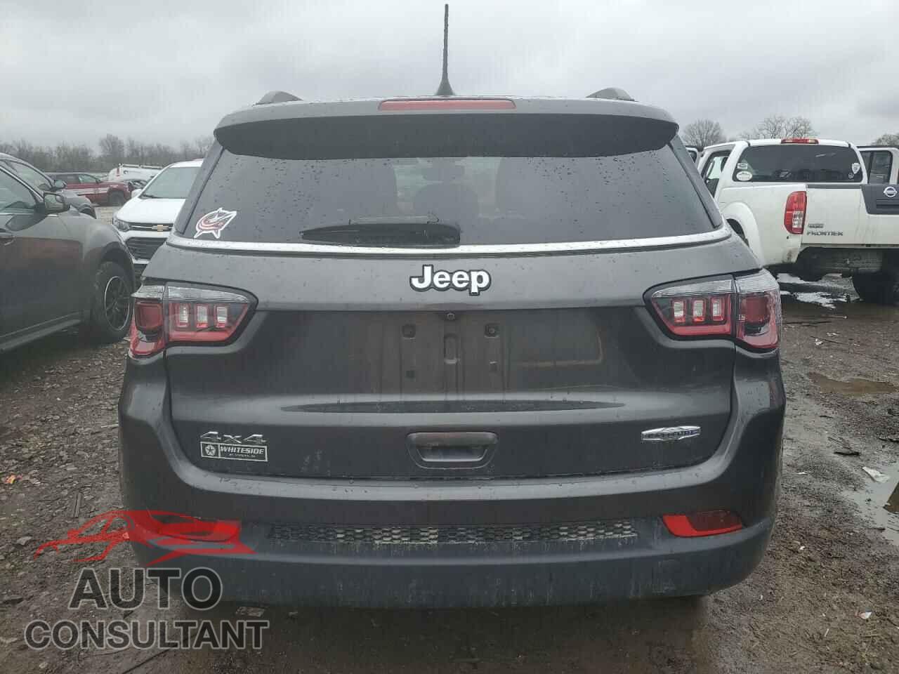JEEP COMPASS 2018 - 3C4NJDBB4JT162601