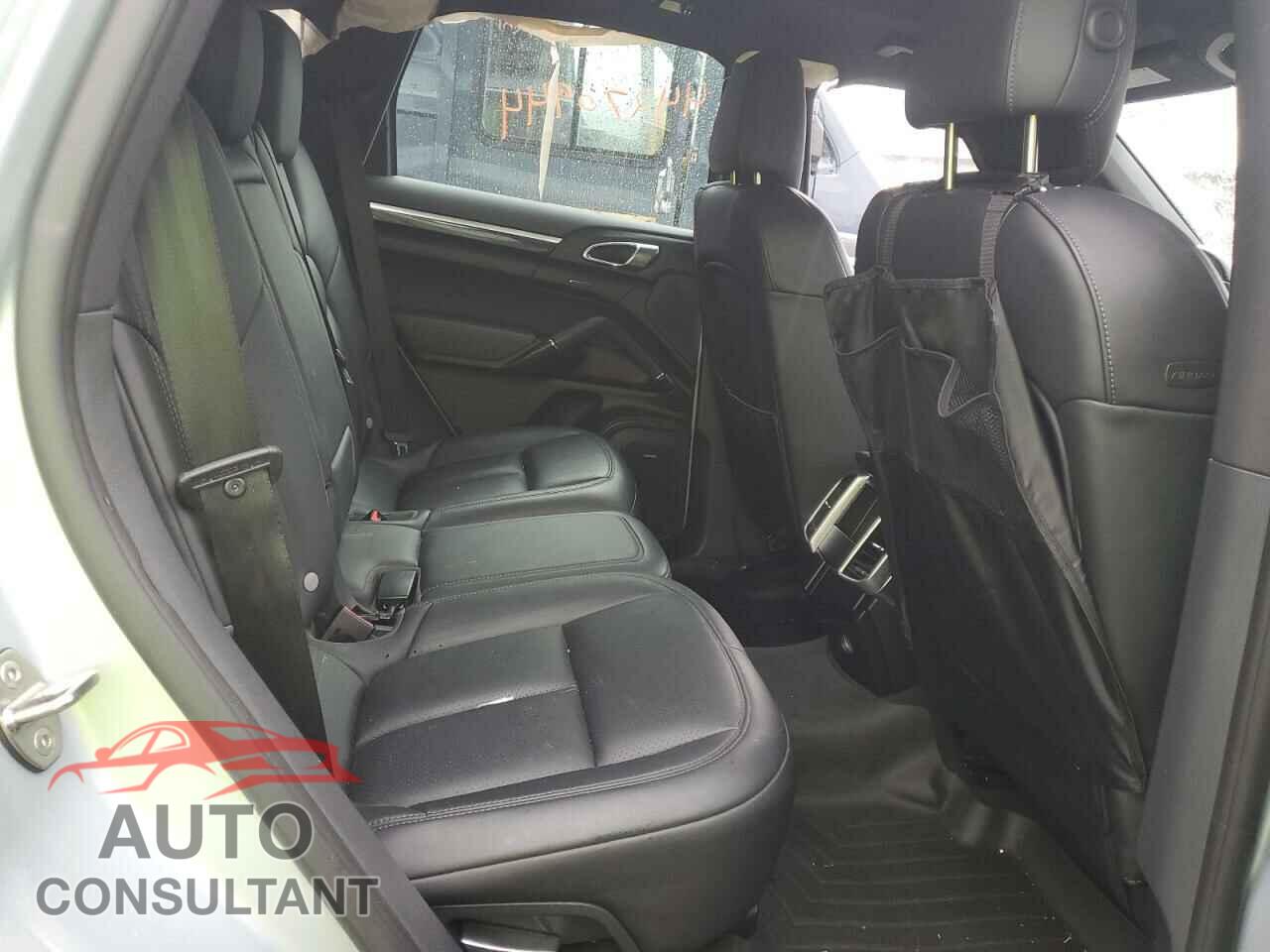 PORSCHE CAYENNE 2016 - WP1AA2A21GLA04837