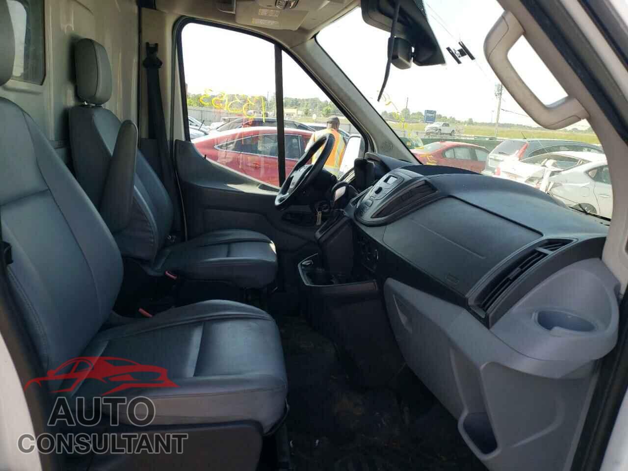 FORD TRANSIT CO 2017 - 1FTYR1CM4HKA71537