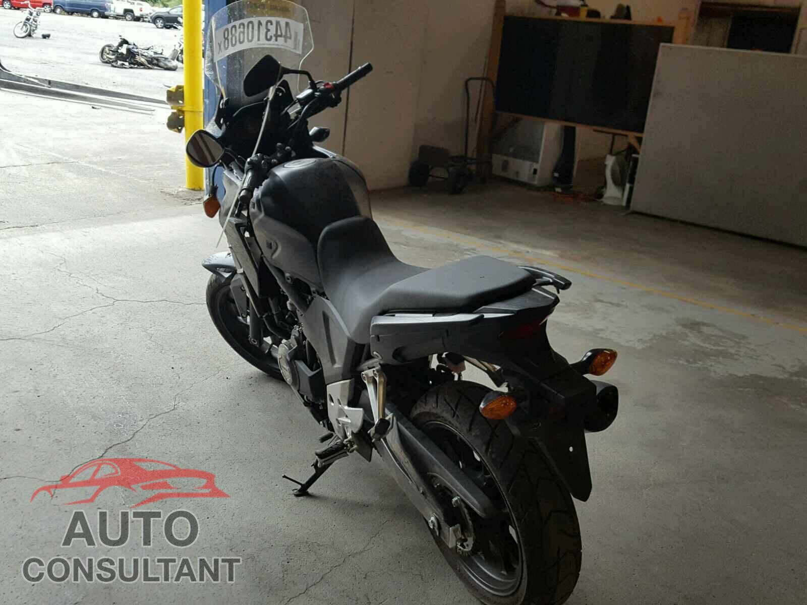 HONDA CB CYCLE 2015 - MLHPC4668F5200545