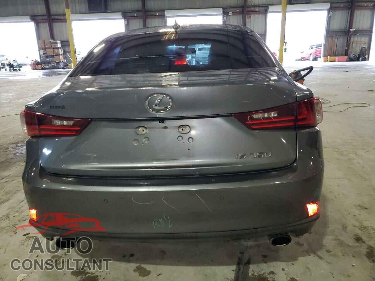 LEXUS IS 2014 - JTHBE1D22E5002580