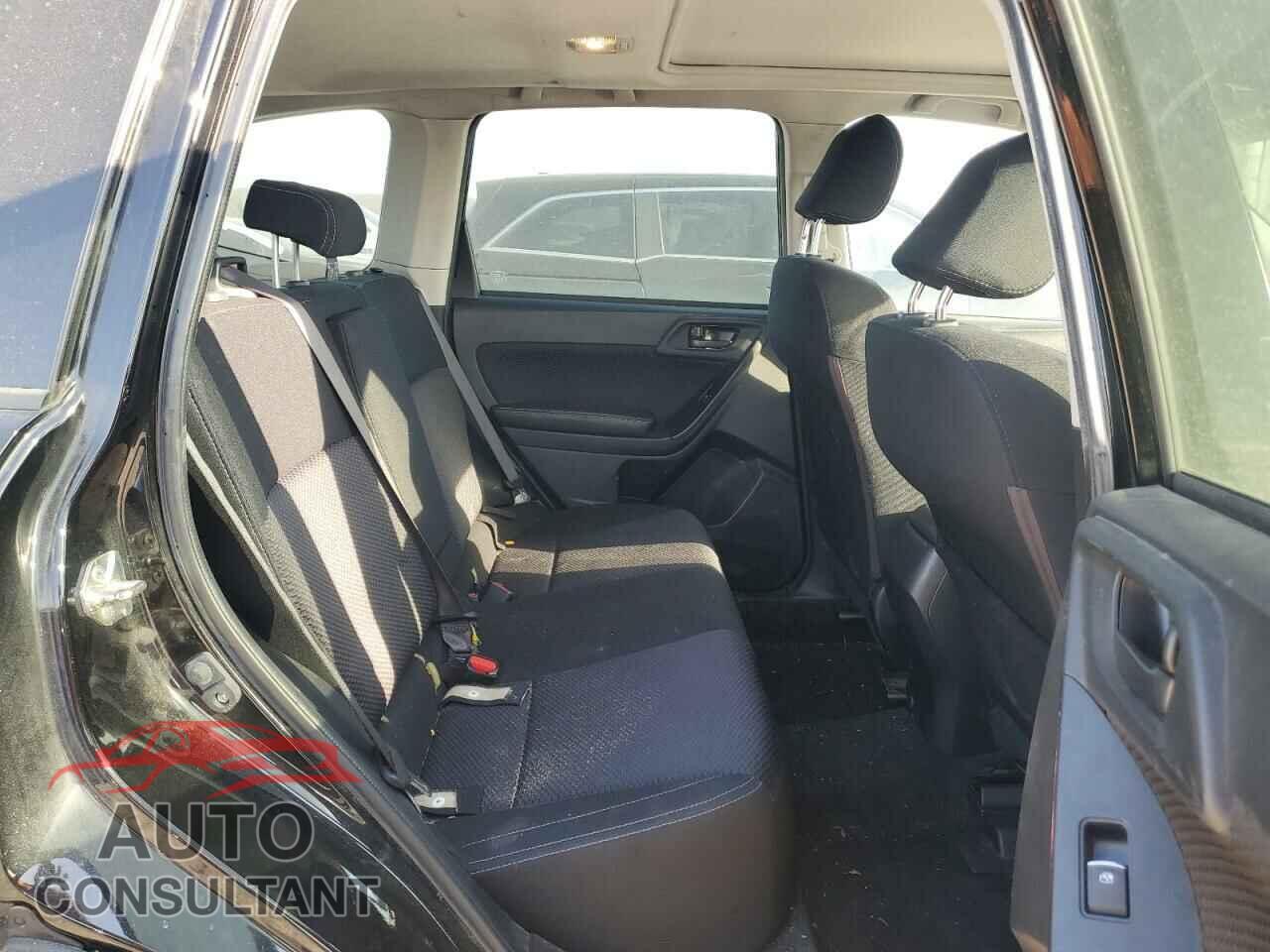SUBARU FORESTER 2018 - JF2SJAEC0JH438231