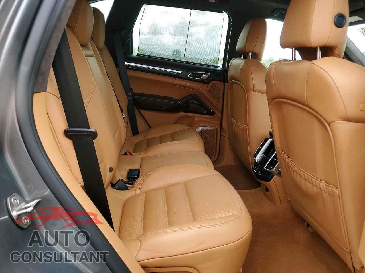 PORSCHE CAYENNE 2016 - WP1AC2A27GLA88558