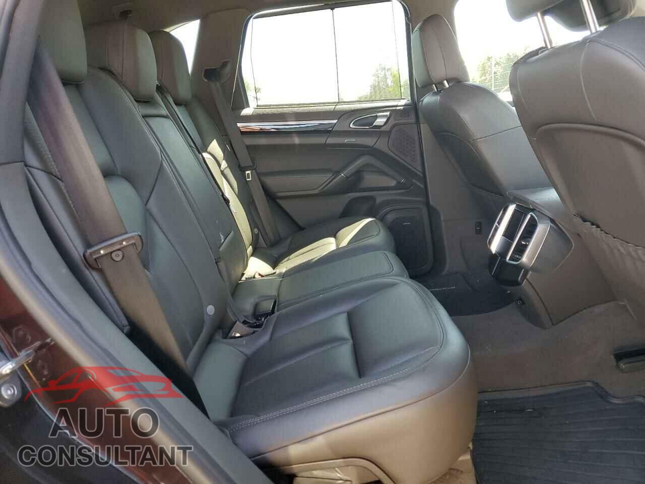 PORSCHE CAYENNE 2016 - WP1AA2A2XGLA06604