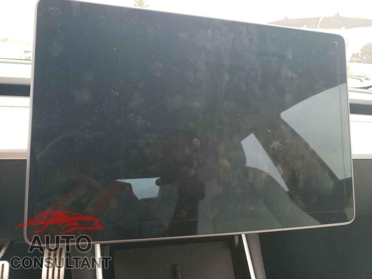 TESLA MODEL 3 2018 - 5YJ3E1EB3JF055737