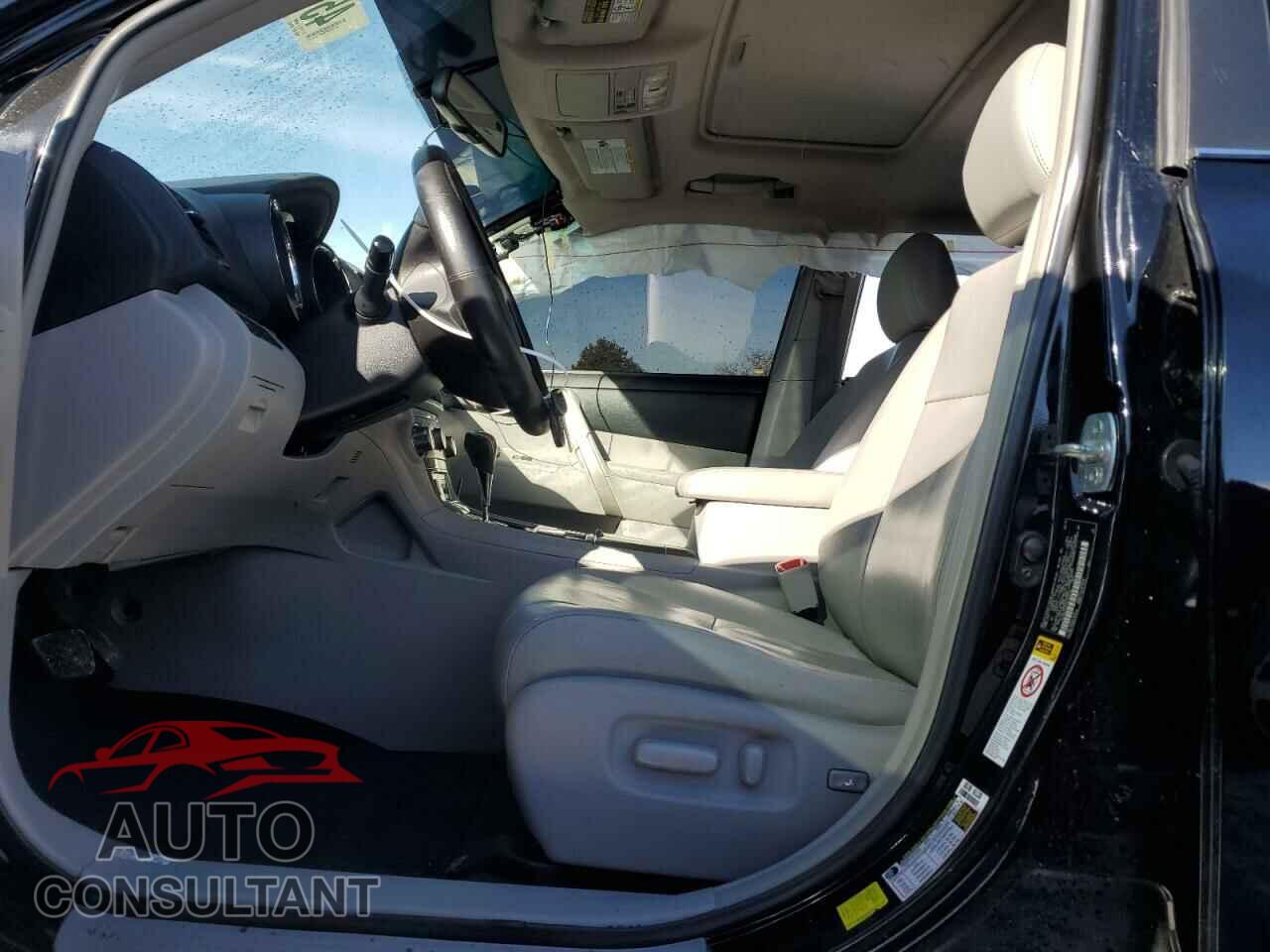 TOYOTA HIGHLANDER 2013 - 5TDBK3EH8DS253640