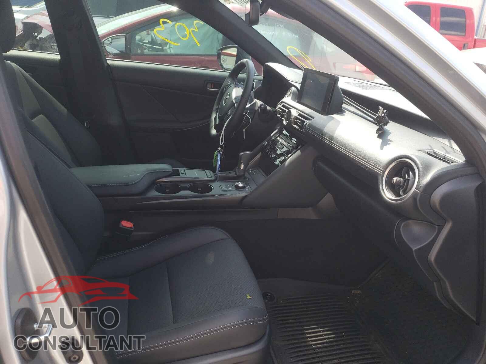 LEXUS IS 2021 - JTHCA1D24M5112836