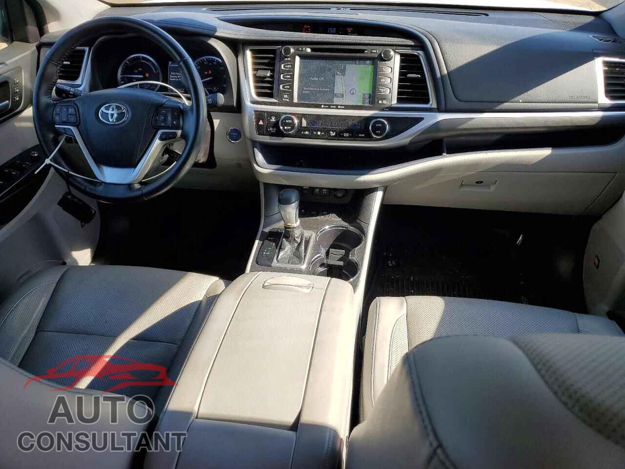 TOYOTA HIGHLANDER 2018 - 5TDDGRFH5JS045531