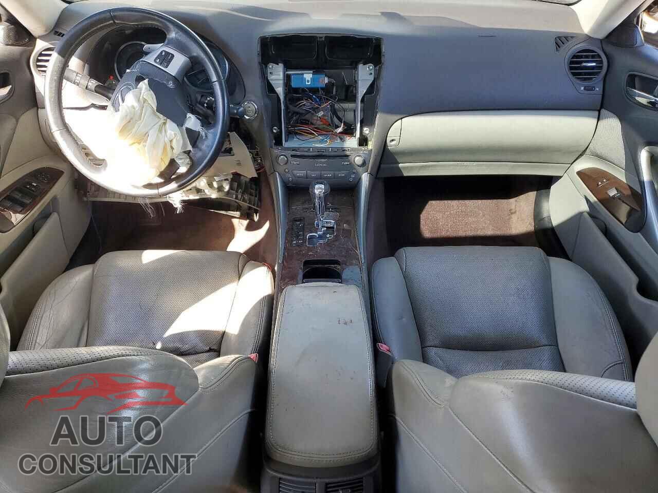 LEXUS IS 2011 - JTHCF5C23B5051969