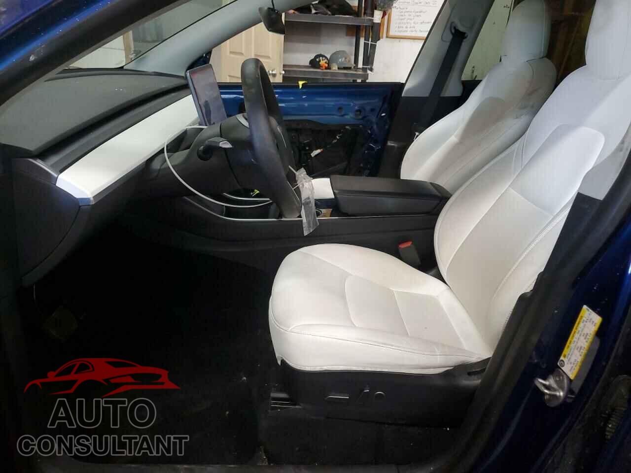 TESLA MODEL Y 2021 - 5YJYGDEEXMF070266