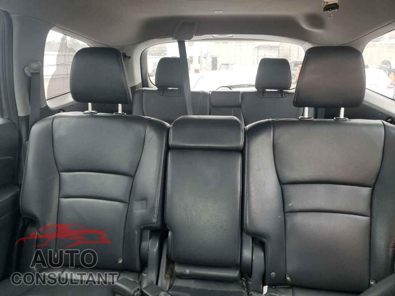 HONDA PILOT 2018 - 5FNYF6H60JB018496