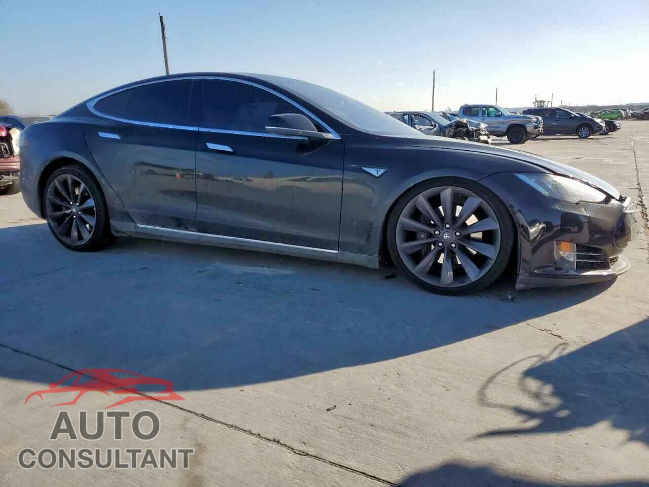 TESLA MODEL S 2015 - 5YJSA1E22FF105817