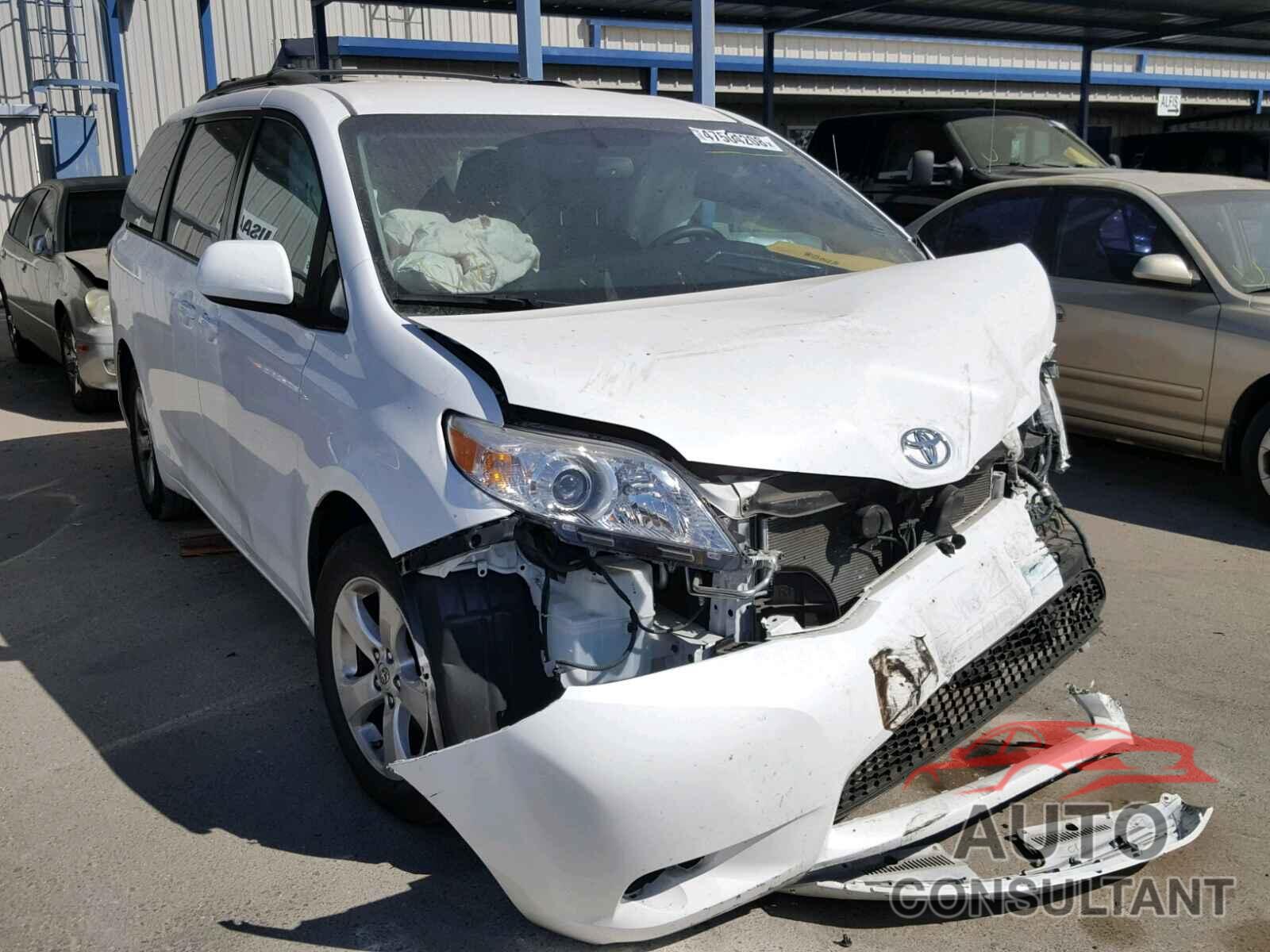 TOYOTA SIENNA LE 2017 - 5TDKZ3DC1HS877948