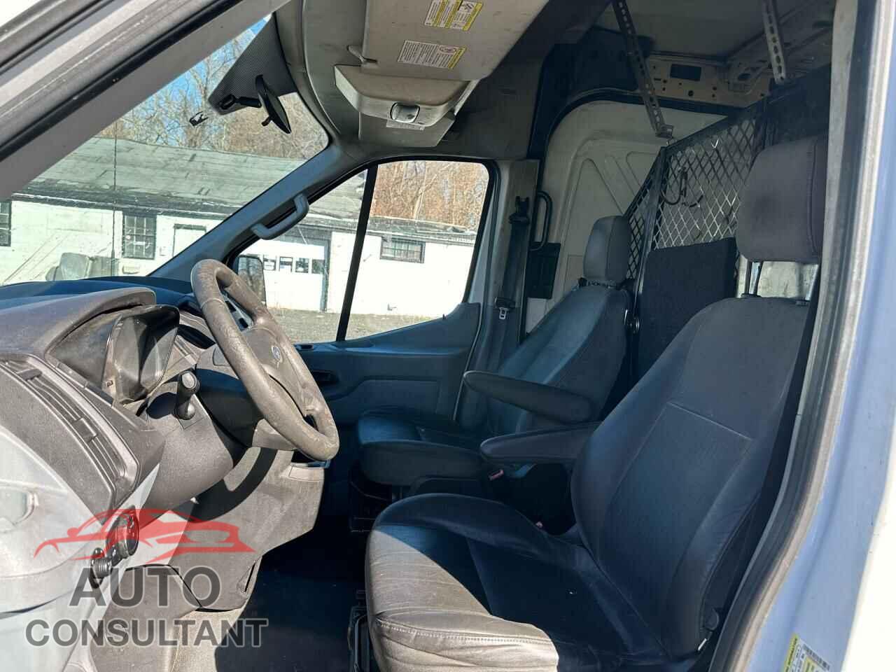 FORD TRANSIT 2015 - 1FTYR2CM4FKA37827